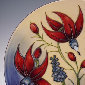 Moorcroft Pottery Plate, Cranberry Annual 2001