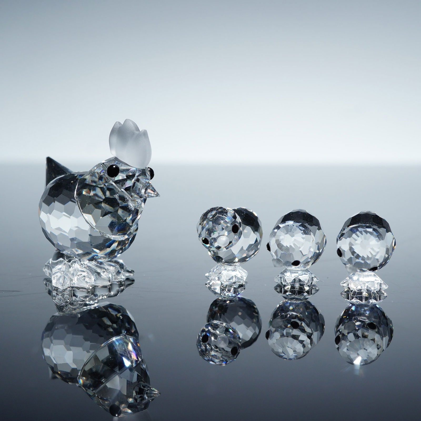 4pc Swarovski Crystal Figurines, Mini Hen & Baby Chicks (1 of 4)