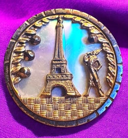 A division one pictorial steel cup button