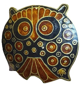 A cool realistic shaped Enamel Buckle.