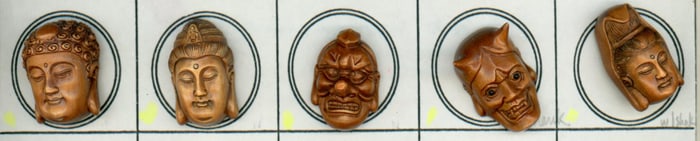 A partial card of division three Boxwood buttons
