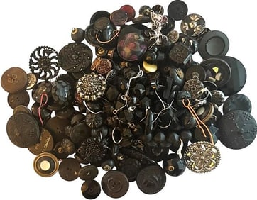 A nice bag lot of assorted black glass buttons