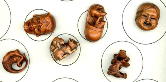 A small card of division three boxwood buttons