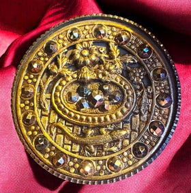 A division one pictorial steel cup button