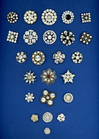2 Cards of division 1 & 3 "GLITZ" buttons
