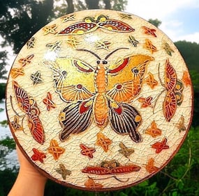 A division three multi butterfly Satsuma button