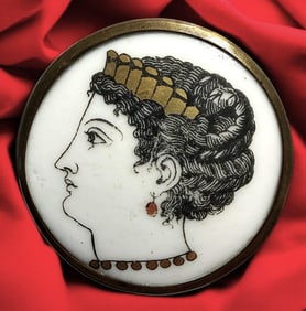 A division one pictorial transfer porcelain button