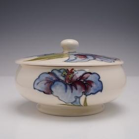Moorcroft Pottery Covered Bowl, Hibiscus