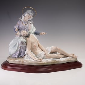 Lladro Porcelain Figurine, Sorrowful Mother 1005849 with Base