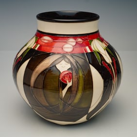 Moorcroft Vase, Lady of the Rose, Limited Edition, Signed