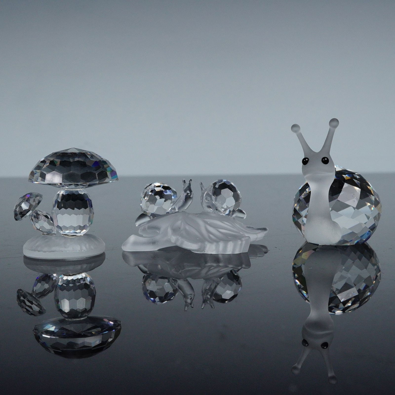 3pc Swarovski Crystal Figurines- Snail, Baby Snails on Vine Leaf & Mushroom (1 of 5)