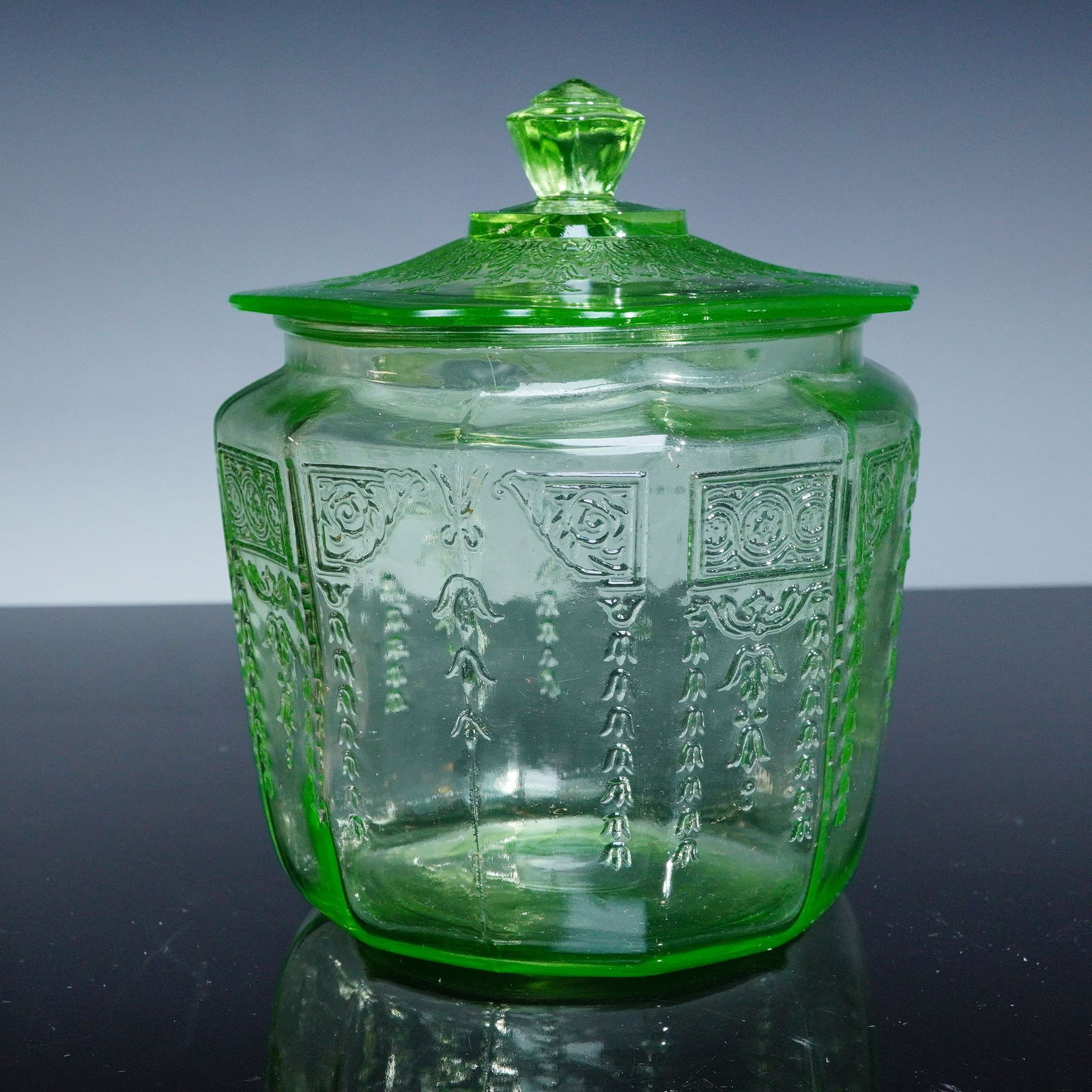 Uranium Glass Cookie Jar, Princess Depression Glass Pattern with Lid (1 of 4)