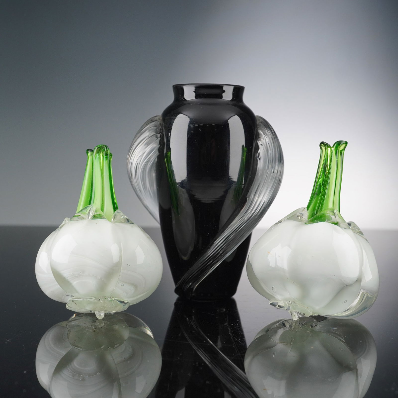 Handblown Glass Vase with Pair of Onion Glass Sculptures (1 of 7)