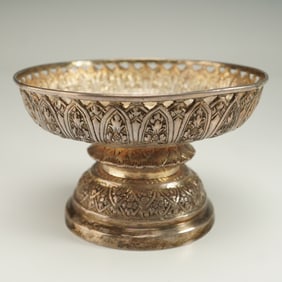 Thai Silver Pedestal Dish with Lappet Design