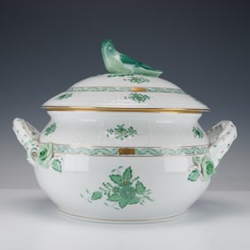 Herend Porcelain Bean Pot with Lid, Chinese Bouquet Green