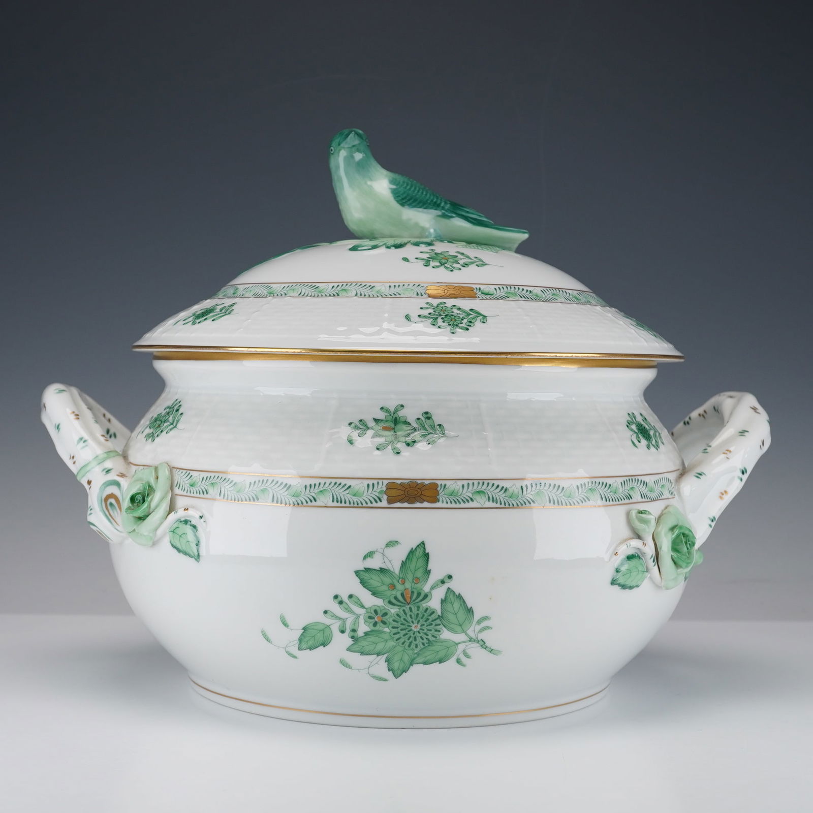 Herend Porcelain Bean Pot with Lid, Chinese Bouquet Green (1 of 8)