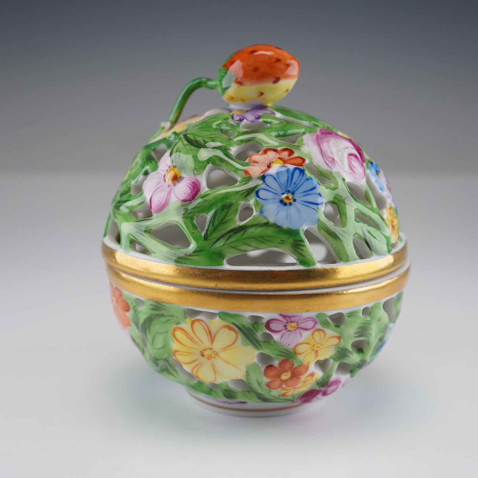 Herend Porcelain Round Covered Floral Box (1 of 5)