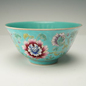 Chinese Qianlong Famille Rose Lotus Porcelain Bowl