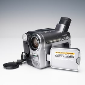 4pc Sony Handycam DCR-RTV380 w/Bag, Cord, Manual & Remote