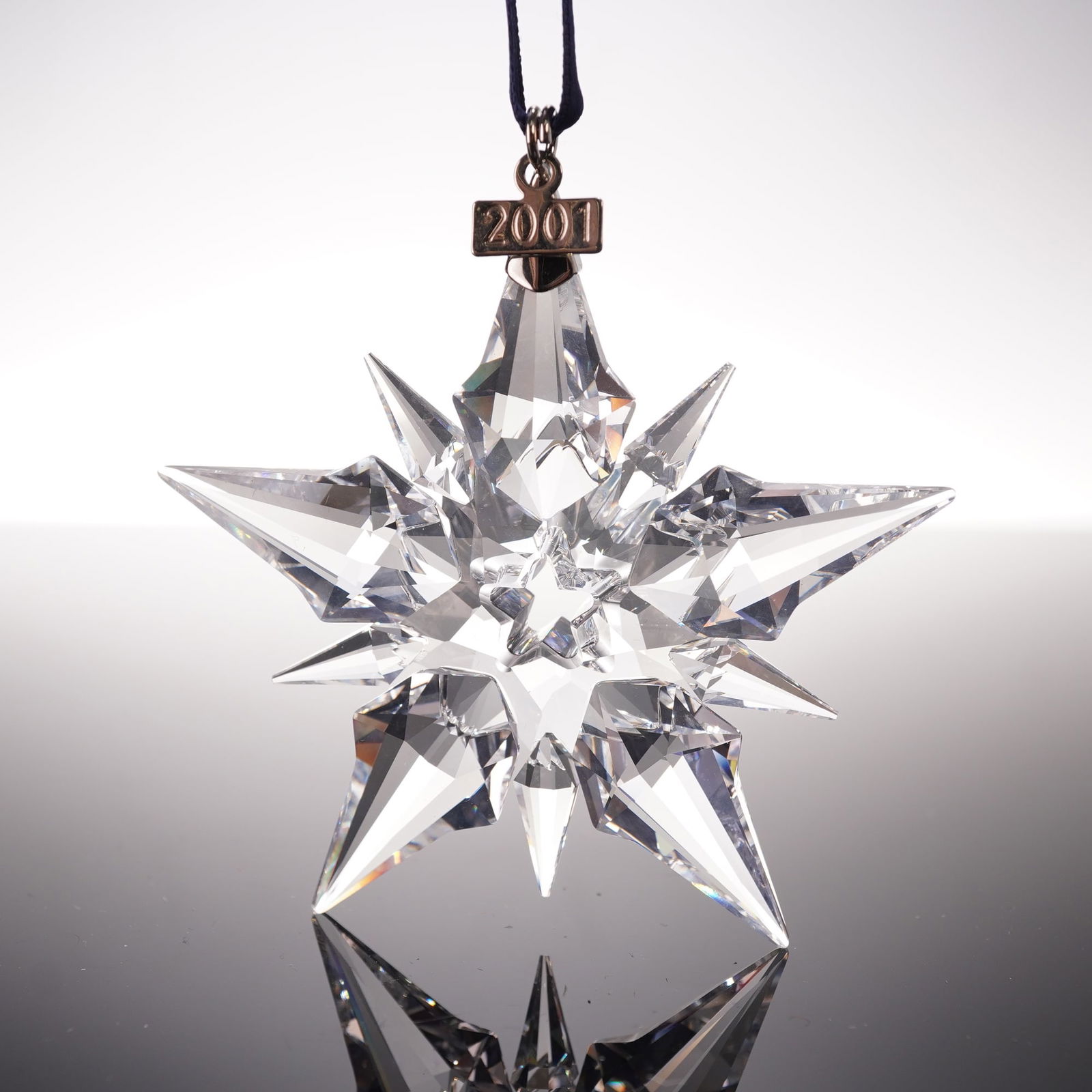 Swarovski Crystal 2001 Christmas Ornament (1 of 7)