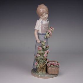 Lladro Porcelain Figurine, Roses for My Mom 01005088