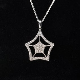 18K White Gold 0.36ctw Diamond Star Pendant Necklace