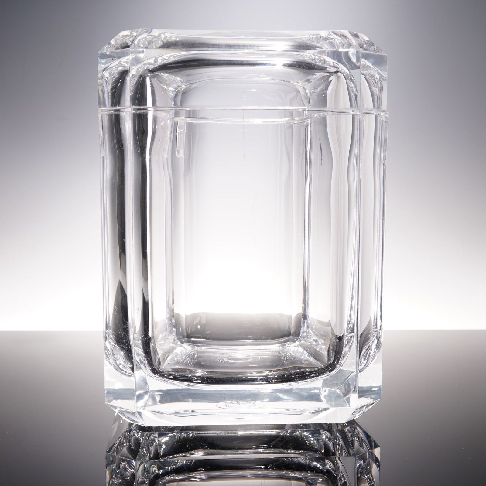 Mid-Century Faceted Lucite Ice Bucket with Rotating Lid (1 of 7)