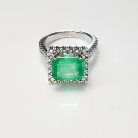 14K White Gold 2.54ct Emerald and 0.45ctw Diamond Ring