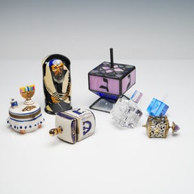 7pc Judaica Decorative Collection with Dreidels, Boxes, and Nesting Dolls