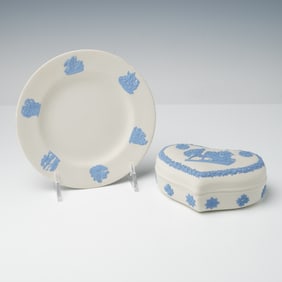2pc Wedgwood Greco-Roman Inspired Jewelry Dish & Decorative Plate
