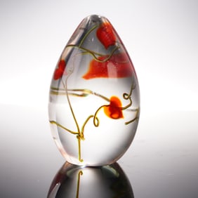 Glass Eye Studio Art Glas Egg Paperweight with Red Leaf Vines