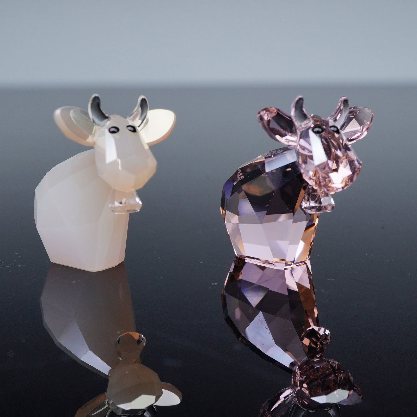 2pc Swarovski Crystal Lovlots Mini Mo Figurines Tender Pink, Platinum White: Includes Swarovski Lovlot Mini Mo Platinum White Limited Edition 2015 model 5125964 in shimmering white crystal, together with Swarovski Lovlot Mini Mo Tender Pink Limited Edition 2015 model 5125929 i