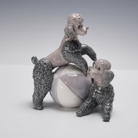 Lladro Porcelain Figurine, Playing Poodles (Gray) 1001258.2
