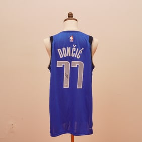 Luka Doncic Autographed Dallas Mavericks Nike Jersey w/ Hologram