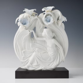 Lladro Porcelain Water Nymph Sculpture on Base 01011895