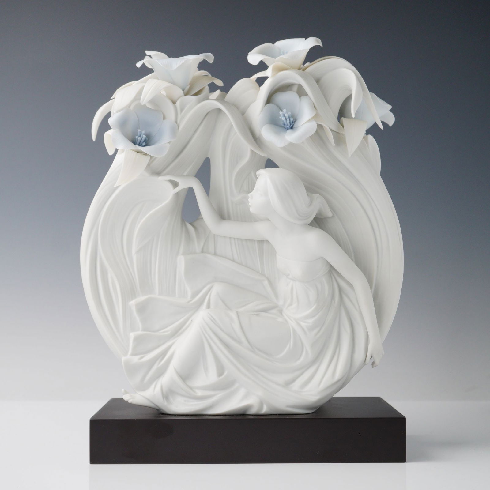 Lladro Porcelain Water Nymph Sculpture on Base  01011895 (1 of 6)