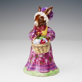 Royal Doulton Colorway Figurine, Mrs. Bunnykins At the Easter Parade DB19