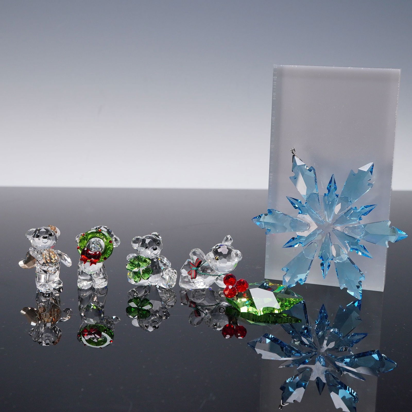 6pc Swarovski Crystal Figurines, Bears and Christmas (1 of 7)