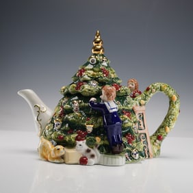 Waterford Holiday Heirlooms Trimming the Tree Teapot
