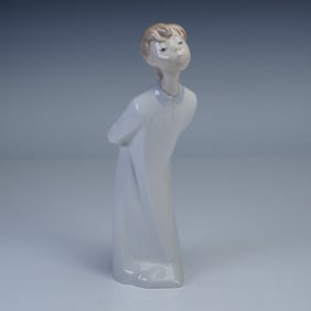 Lladro Porcelain Figurine, Boy Kissing 01004869