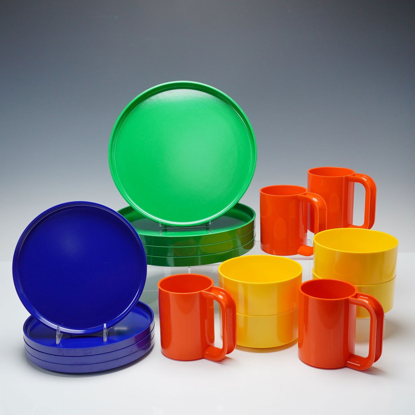 16pc Heller by Massimo Vignelli Dinnerware (1 of 8)