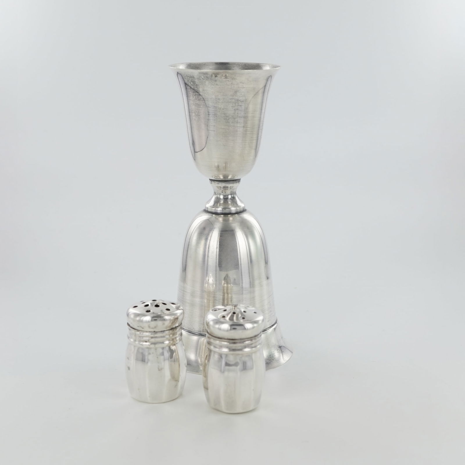 3pc Empire Silver Sterling Silver Bell Jigger, Salt & Pepper Shakers (1 of 8)
