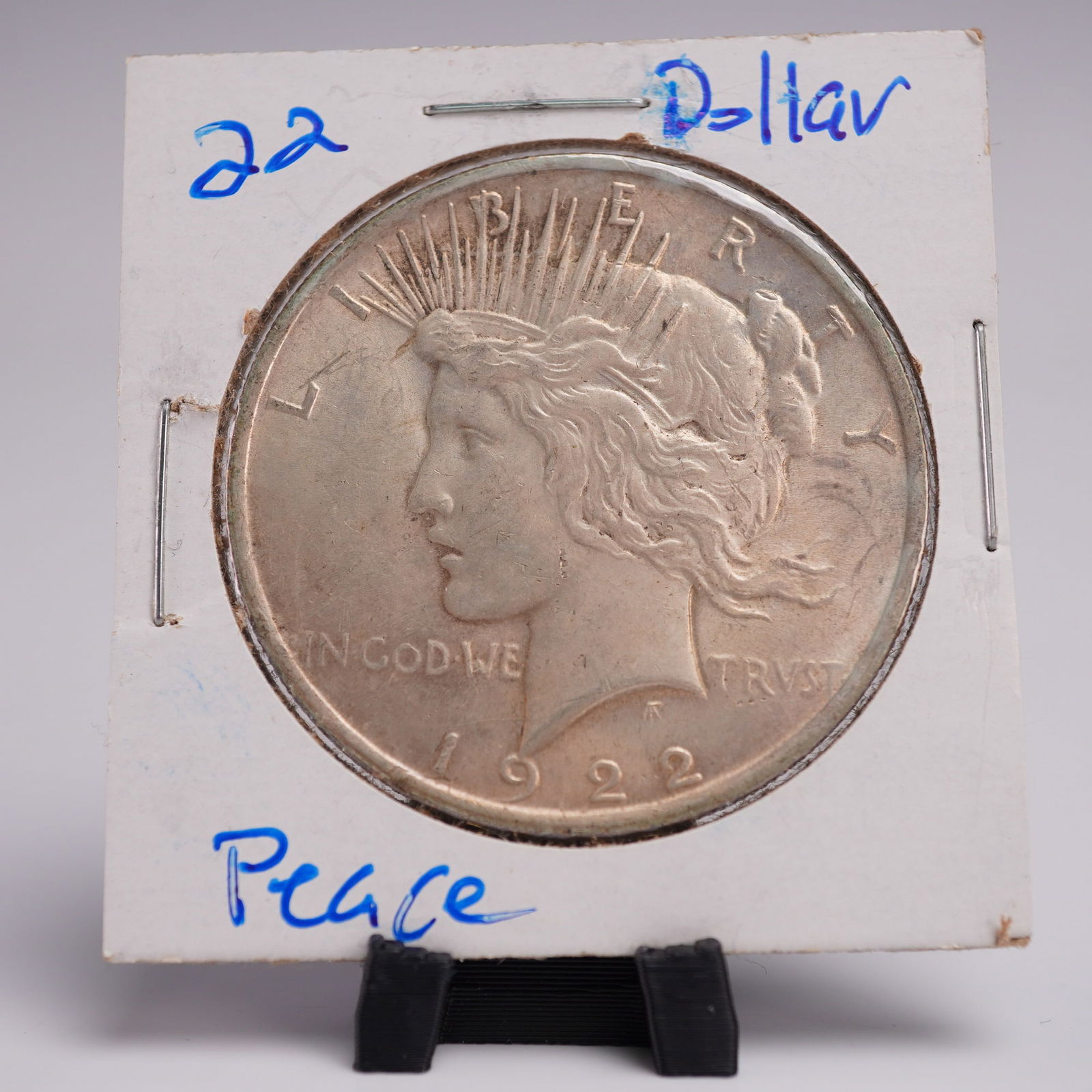 1922 Peace Dollar Silver One Dollar Coin (1 of 2)