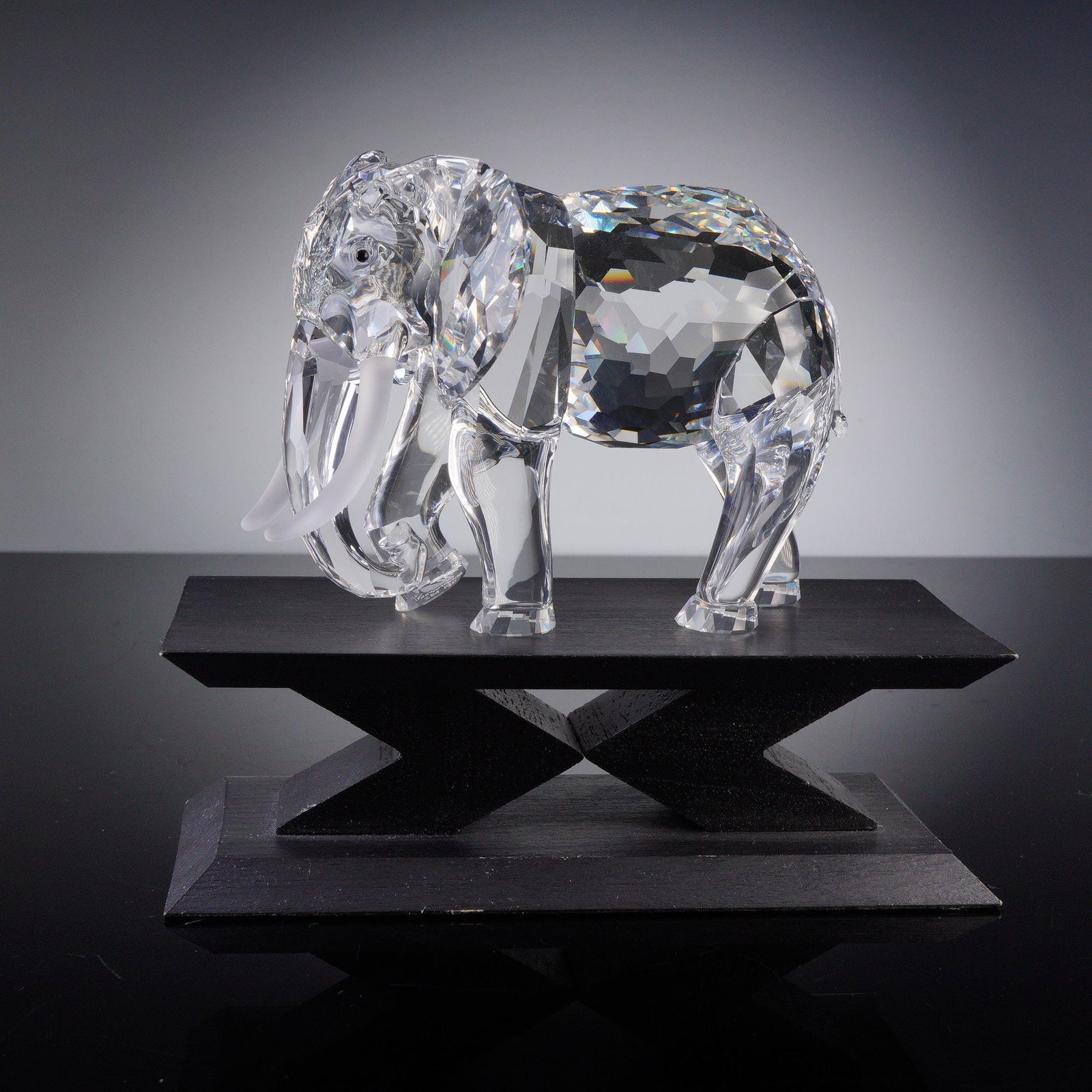 Swarovski Crystal Figurine, Elephant from Inspiration Africa with Base (1 of 6)