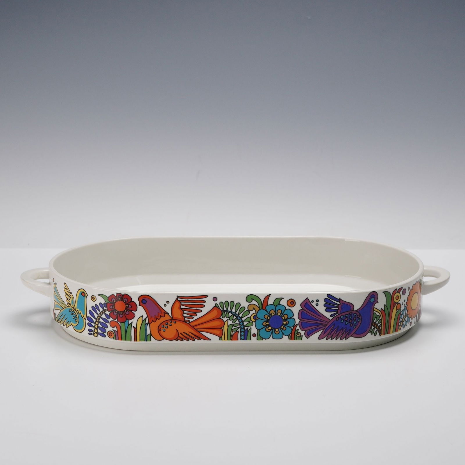 Villeroy & Boch Porcelain Casserole Dish, Acapulco: Vibrant Villeroy & Boch porcelain casserole dish from the celebrated Acapulco pattern, made in Luxembourg. Designed in the 1960s and inspired by traditional Mexican folk art, this striking design feat