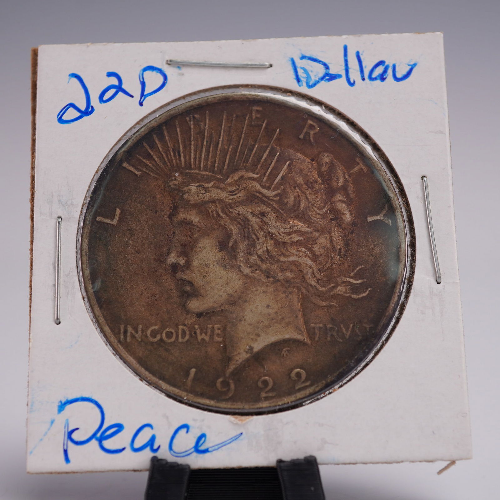 1922 Peace Dollar Silver One Dollar Coin (1 of 2)