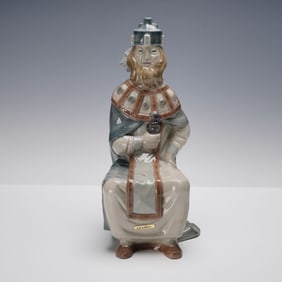 Lladro Porcelain Figurine, Gothic King 1002002
