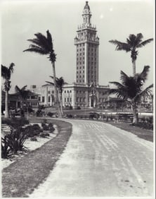Gleason W. Romer, Photograph, Miami Daily News Tower, Miami, 1940