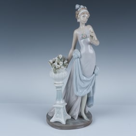 Lladro Porcelain Sculpture, A Touch of Class 1005377