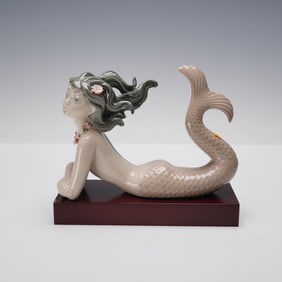 Lladro Porcelain Figurine with Base, Fantasy 1001414